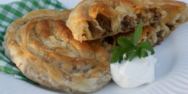bosnak-boregi-tanimi-disi-citir-citir-kl-sik-lezzet-bosnak-boregi-nasil-yapilir-rHfBCTm5.jpg