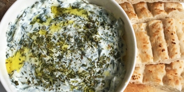 ispanak-borani-tanimi-yemeye-doyamayacaginiz-enfes-ispanak-borani-nasil-yapilir-uSrNqEiH.jpg