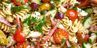 italyan-makarna-salatasi-acilen-hazirlanan-enfes-italyan-makarna-salatasi-nasil-yapilir-4alnFWme.jpg