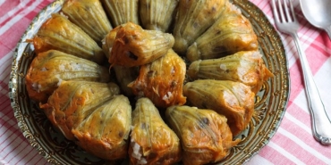 kabak-cicegi-dolmasi-tanimi-ege-mutfagi-sevenler-icin-kabak-cicegi-dolmasi-nasil-yapilir-GVC7jy33.jpg