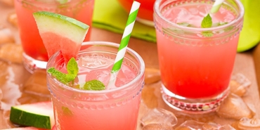 karpuzlu-limonata-tanimi-yazin-sevilen-iki-lezzeti-birlesiyor-karpuzlu-limonata-nasil-yapilir-5LX5dFQg.jpg