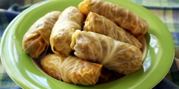 lahana-sarma-tanimi-tabak-tabak-yediren-nefis-lezzet-lahana-sarmasi-nasil-yapilir-wemOPSFl.jpg