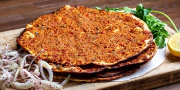 lahmacun-tanimi-uzmanlarin-her-ogun-yiyebilirsiniz-dedigi-lahmacun-nasil-yapilir-12tYaDyT.jpg