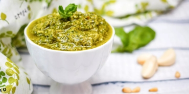 pesto-sos-tanimi-mis-kokusu-enfes-tadiyla-pesto-sos-nasil-yapilir-GPXjX1W2.jpg
