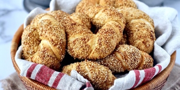 simit-tanimi-citir-citir-bir-lezzet-cayin-yaninda-bayilarak-yiyeceginiz-simit-nasil-yapilir-23hSfXBd.jpg