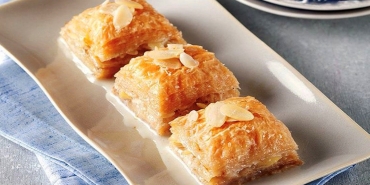 sutlu-nuriye-tanimi-baklavanin-en-hafif-ve-sutlu-hali-olan-enfes-sutlu-nuriye-nasil-VycMW8ut.jpg